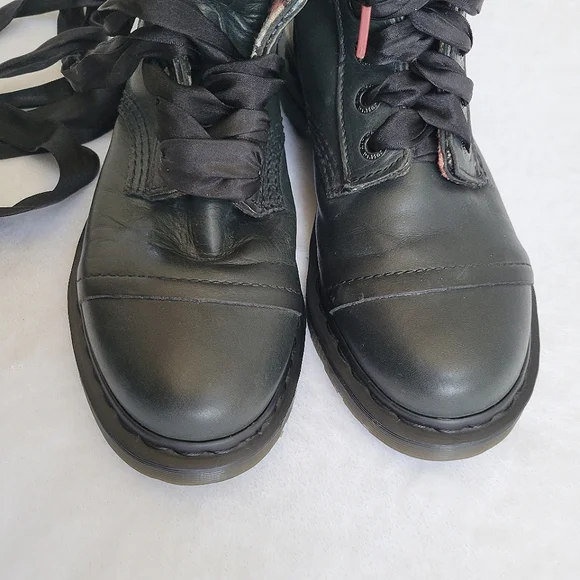 Dr. Martens Triumph Dark Green Combat Foldover Boots with Ribbon Laces Size 8 - Picture 12 of 14